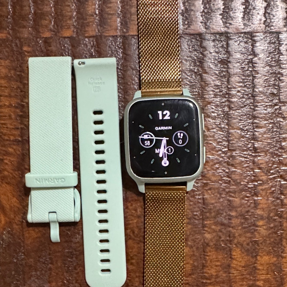 Garmin Smartwatch Venu Sq2 with Gold and Green Bands